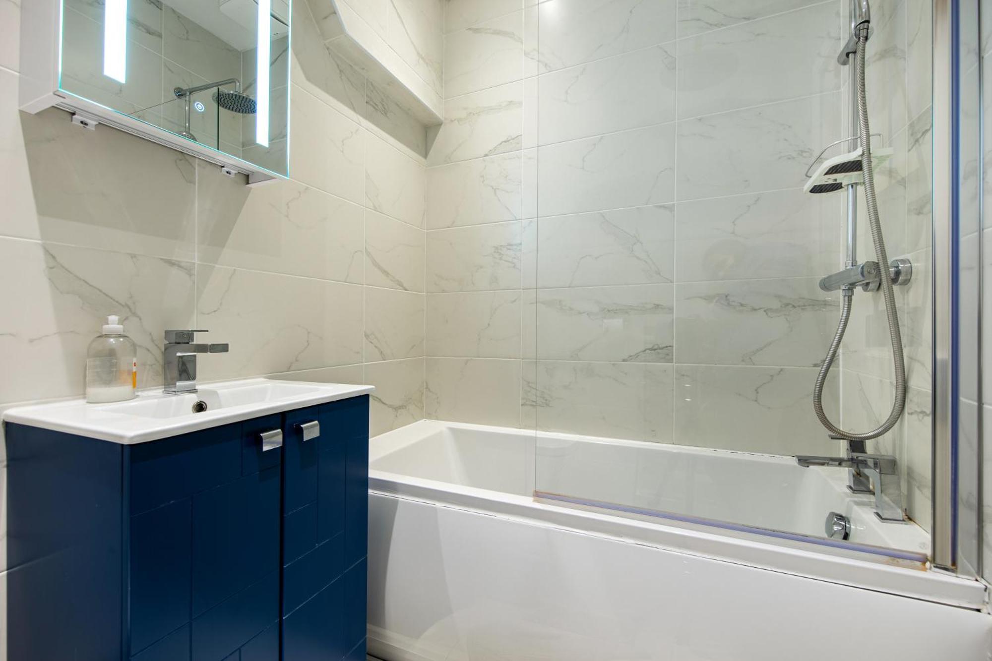 Cosy 1 Bed Apartment With Free Parking Close To Underground Station Zone 2 For Quick Access To Central London Up To 5 Guests Zewnętrze zdjęcie