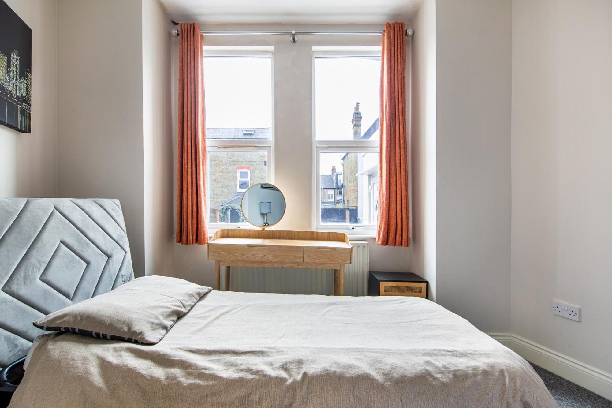 Cosy 1 Bed Apartment With Free Parking Close To Underground Station Zone 2 For Quick Access To Central London Up To 5 Guests Zewnętrze zdjęcie