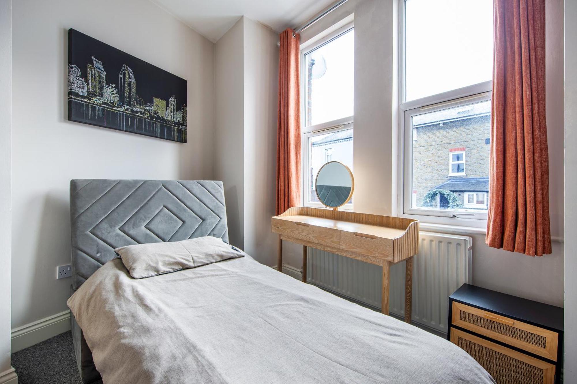 Cosy 1 Bed Apartment With Free Parking Close To Underground Station Zone 2 For Quick Access To Central London Up To 5 Guests Zewnętrze zdjęcie