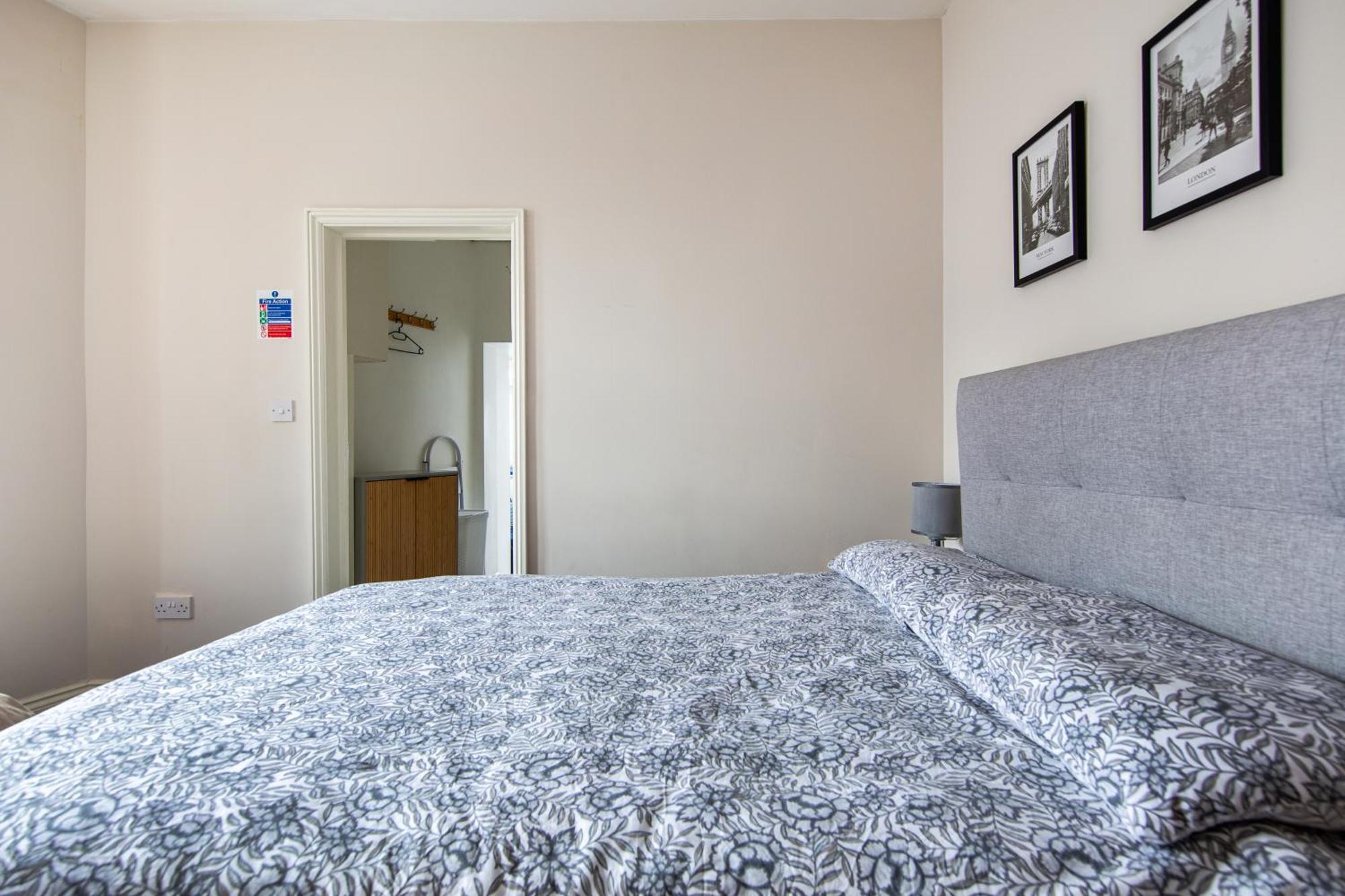 Cosy 1 Bed Apartment With Free Parking Close To Underground Station Zone 2 For Quick Access To Central London Up To 5 Guests Zewnętrze zdjęcie
